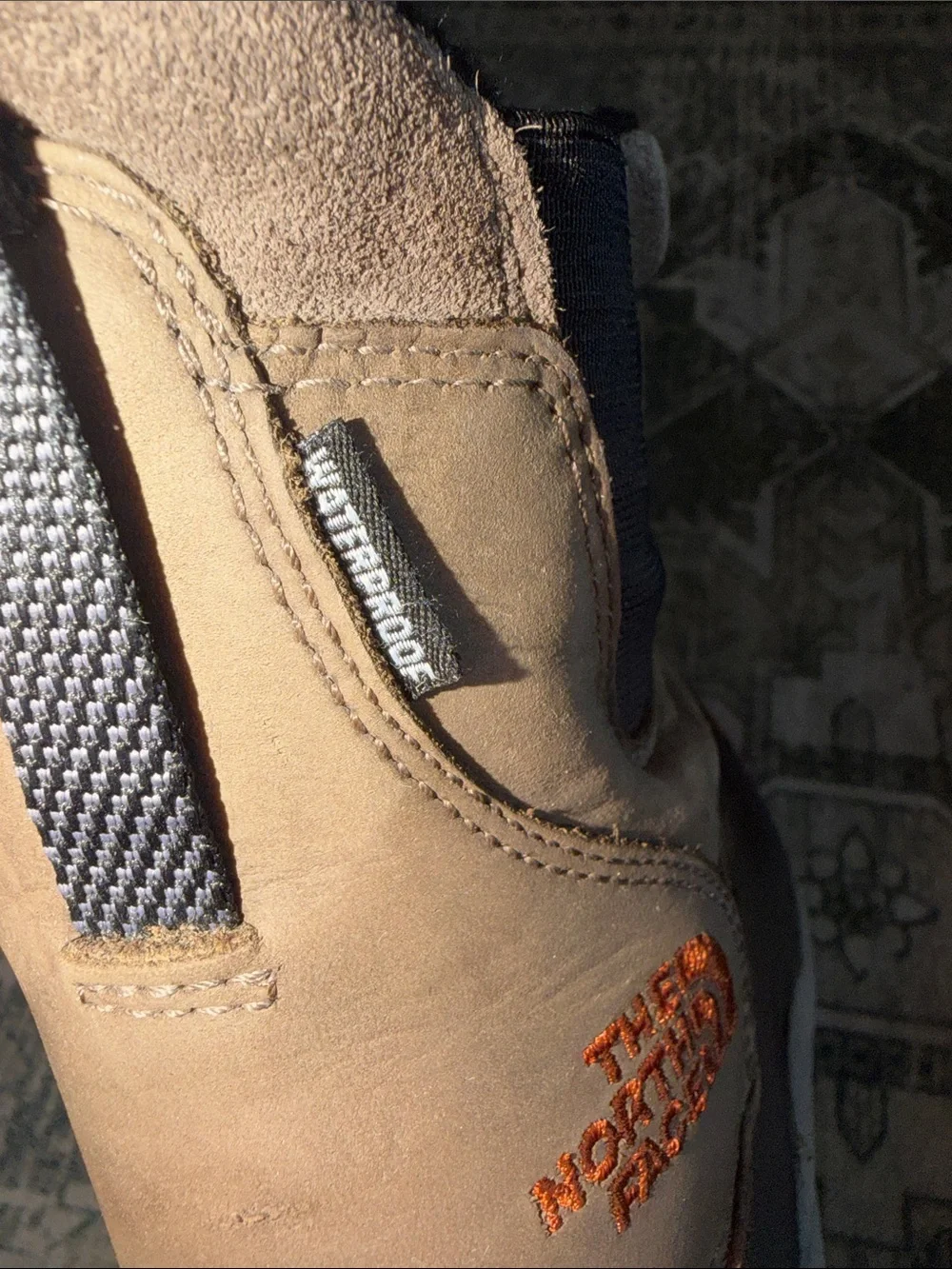 The North Face men’s Arctic pull on 2 Tan Black Insulated Snow Boots